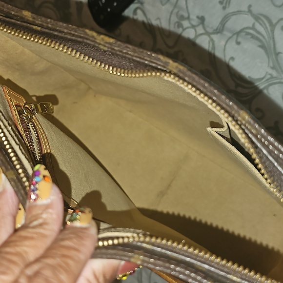 LOUIS VUITTON Monogram Canvas Looping GM - Picture 5 of 13